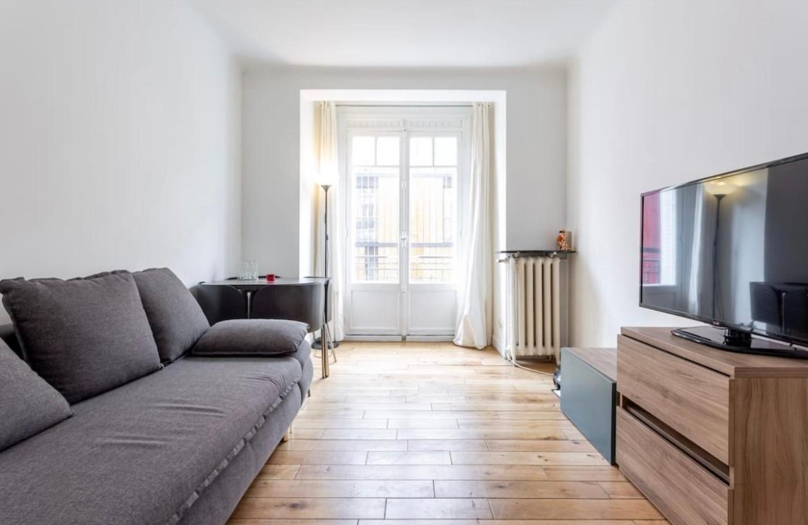 Beautiful Apartment In Center Париж Экстерьер фото